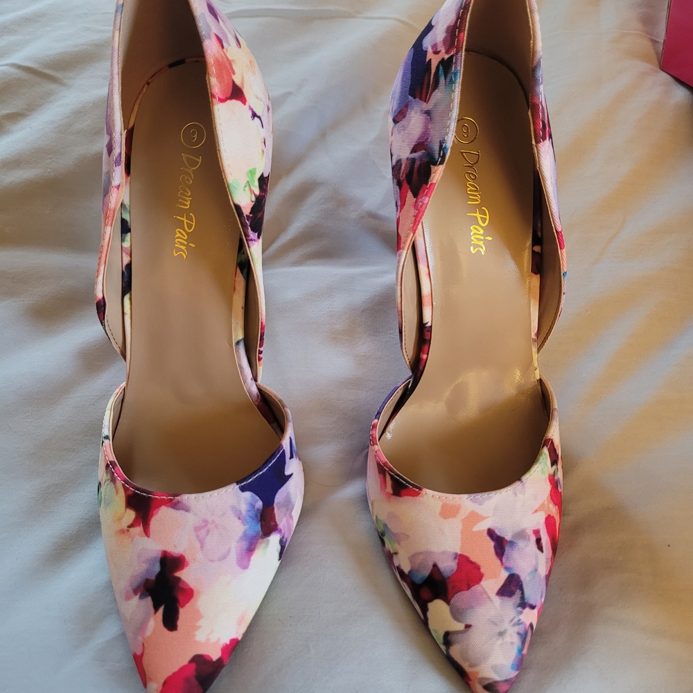 Dream Pairs Women's Floral Heels
